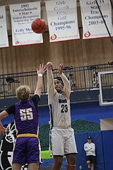 PREP BASKETBALL: Bonners Ferry boys beat rivals, girls lose to best team in Washington