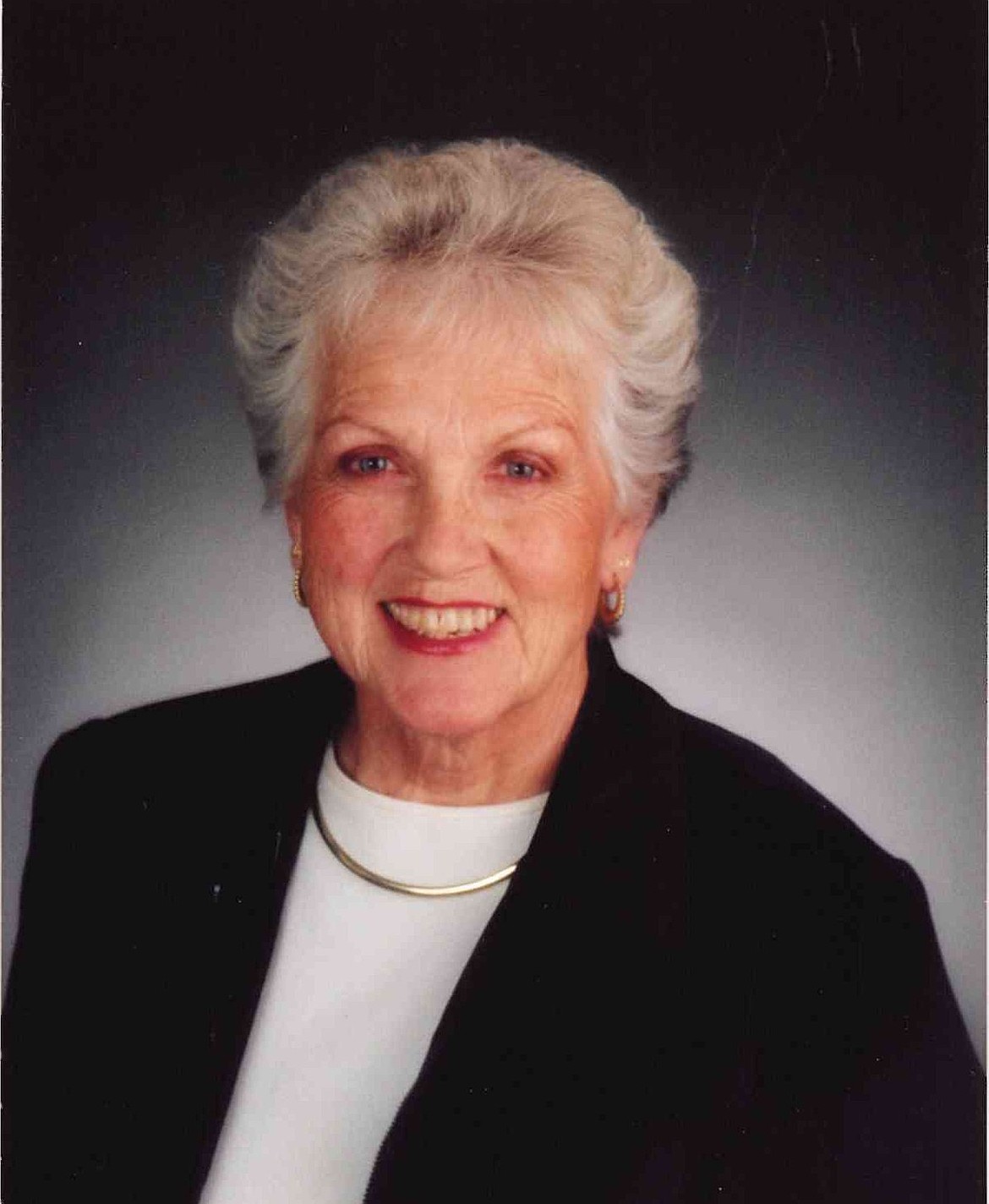Beryl Jeane Moore Kinney was a loving wife and mother who enjoyed serving others.