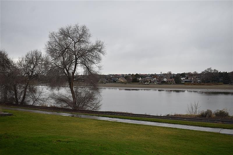 It was a dreary day at Neppel Landing Wednesday with many folks opting to stay home or be inside for their last-minute shopping.