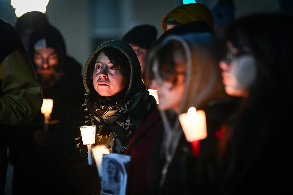 0109_LOC_DIL_candlelight_vigil_renee_goo