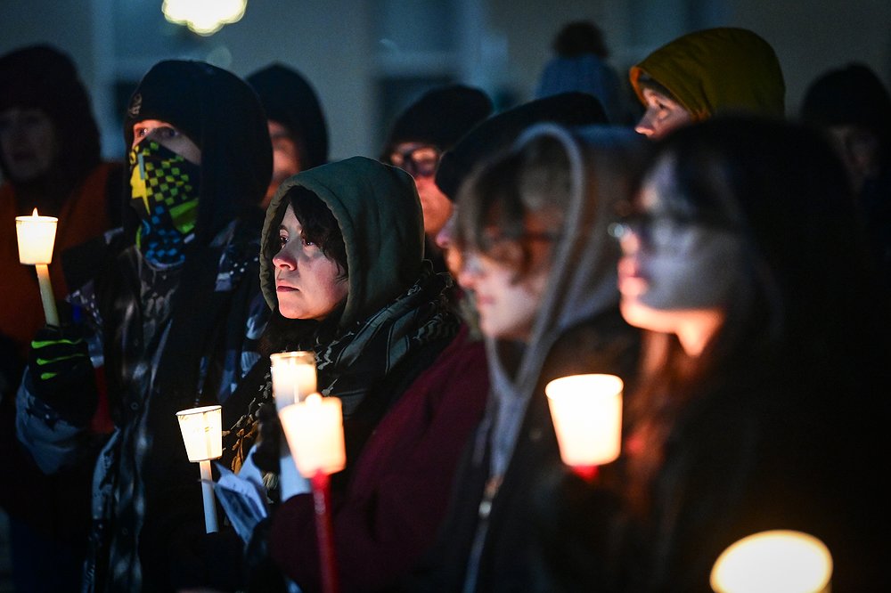 0109_LOC_DIL_candlelight_vigil_renee_goo