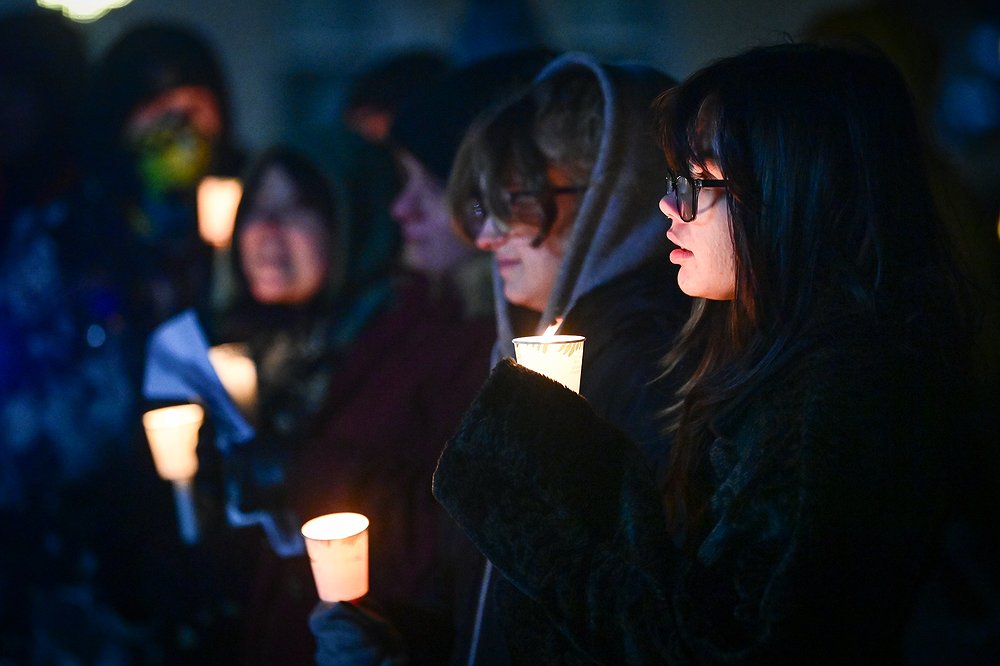 0109_LOC_DIL_candlelight_vigil_renee_goo