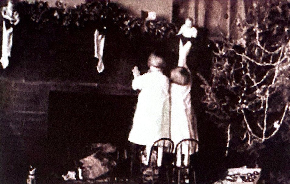 Photo_of_sisters_2.jpg.953x606_q85_box-0