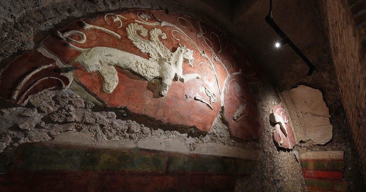 Tourists visit restored, frescoed home via livestream tours