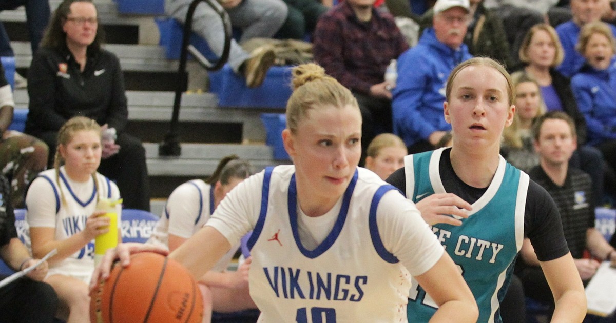 PREP GIRLS BASKETBALL: Coeur d'Alene's Wallis steps up on senior night