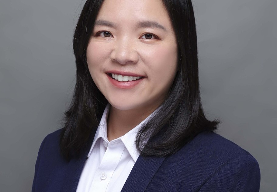 Montana State business professor publishes research on social media and customer service agents