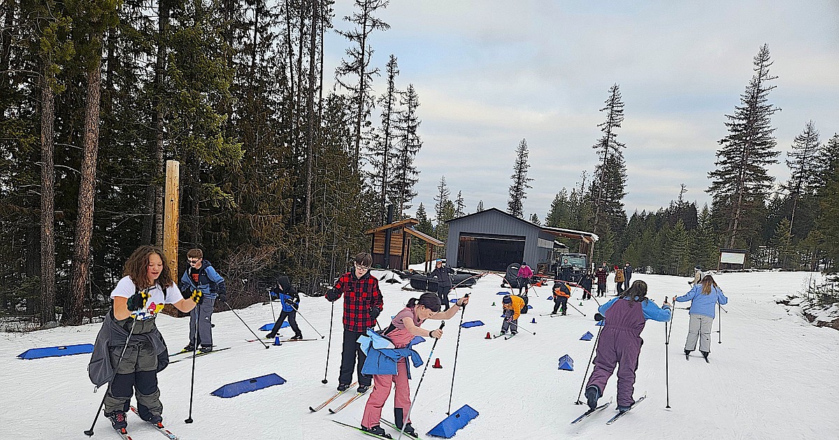 Elementary students learn cross country skiing through Koontenai Outdoor Program