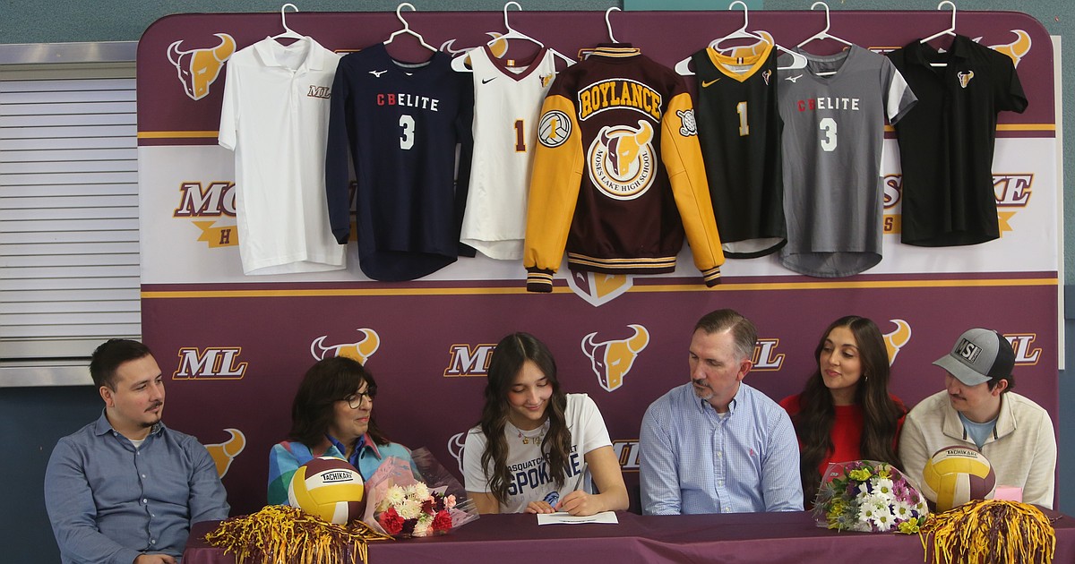 Roylance signs with Spokane Falls volleyball