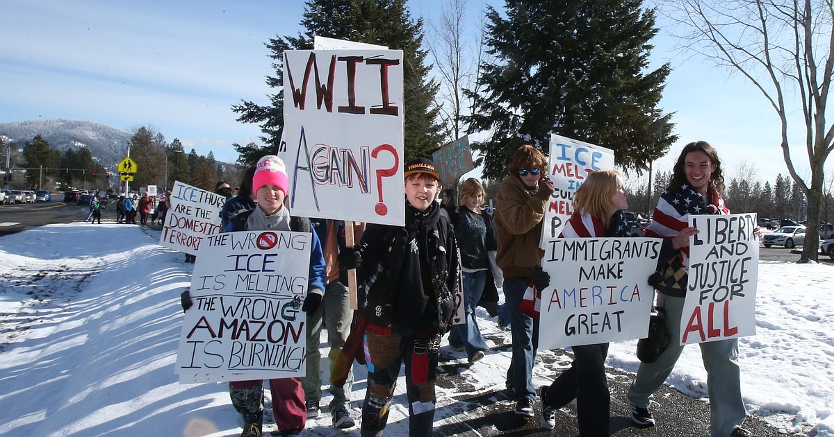 Students lead rally against federal immigration enforcement
