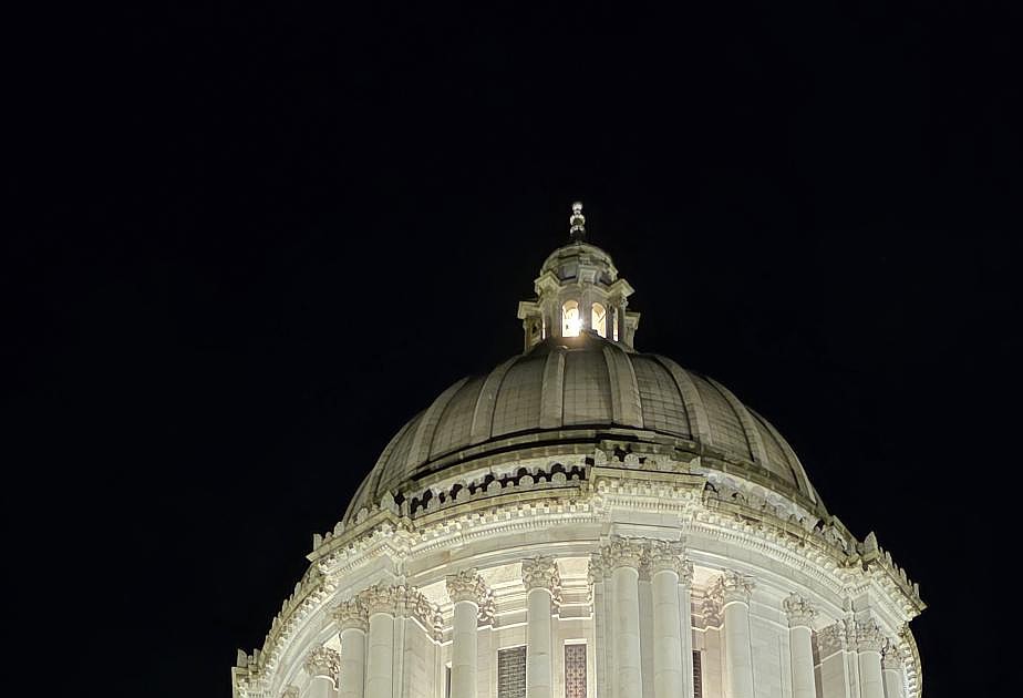 Construction workers rally in support of behavioral health in Olympia