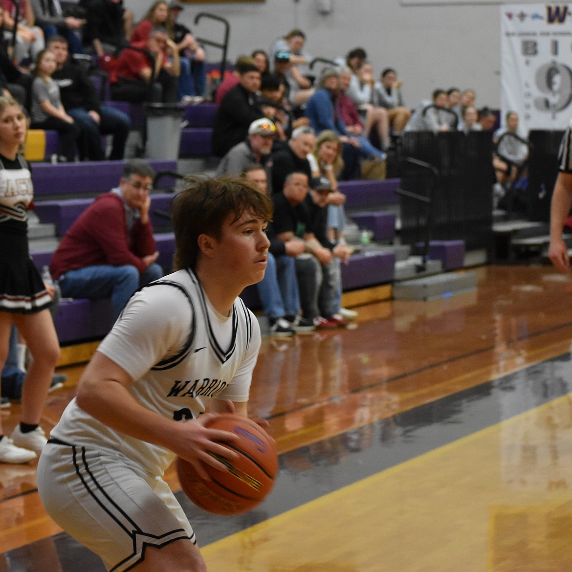 ACH junior Brody Pitts looks for an opening during Saturday’s matchup against Neah Bay.