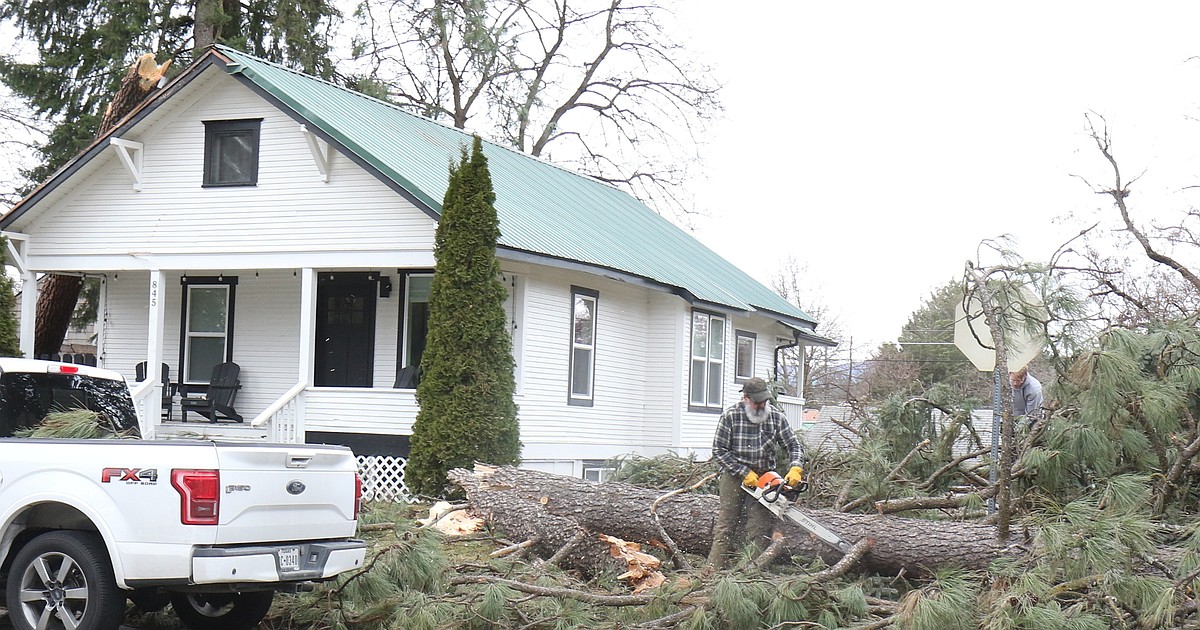 Windstorm rattles North Idaho