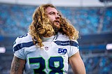 Seahawks agree to a 2-year contract with fullback and special teams captain Brady Russell