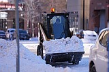 Snow and wind hit Eastern US and Midwest, closing schools and grounding more than 3,000 flights