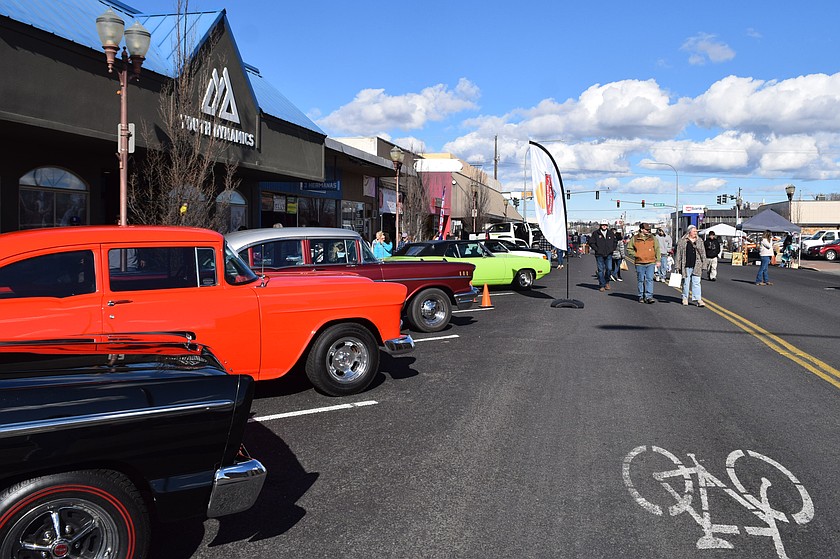A little wind and chilly air didn’t deter people from converging downtown Saturday for Brews & Tunes, featuring drink samples, shopping, live music and a car show.