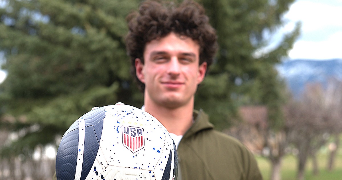 Scholar and soccer champ earns Winslow Nichols Award for leadership style