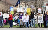 Hundreds rally in Coeur d’Alene for 'No Kings'