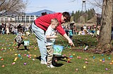 Annual egg hunt draws hundreds to Q’emiln Park