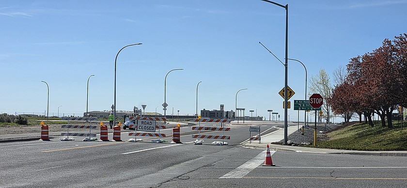 One road project is already completed – or will be sometime Friday. Nat Washington Way and SR 282 were closed while permanent lights were installed at the roundabout at the intersection.