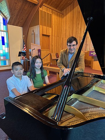 Piano students get expert guidance