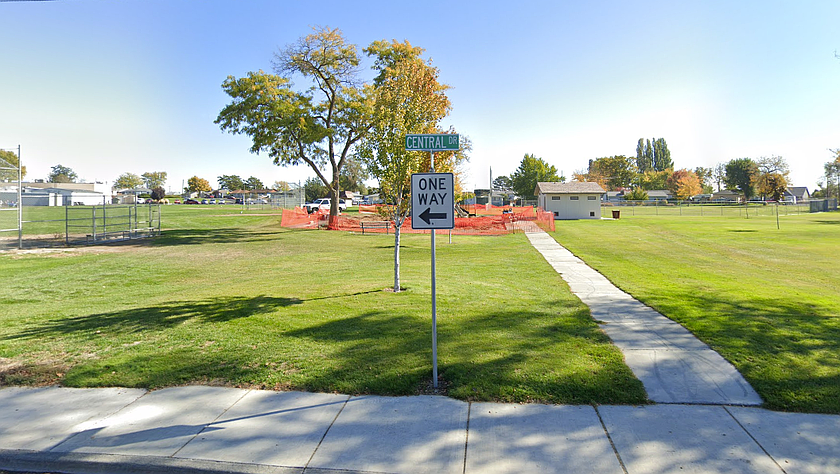 A community barbecue for Moses Lake residents, free of charge, will be held in Knolls Vista Park Saturday, which is also the day of the citywide cleanup.