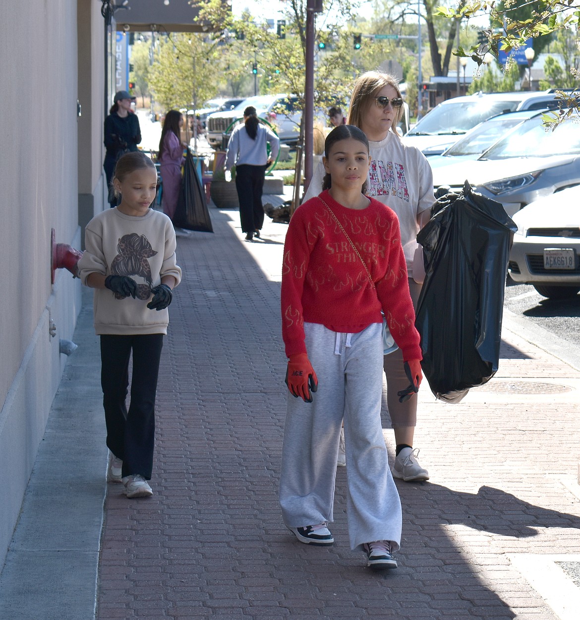 The DMLA’s Spring Cleaning brought out helpers of all ages to collect trash in the downtown core.
