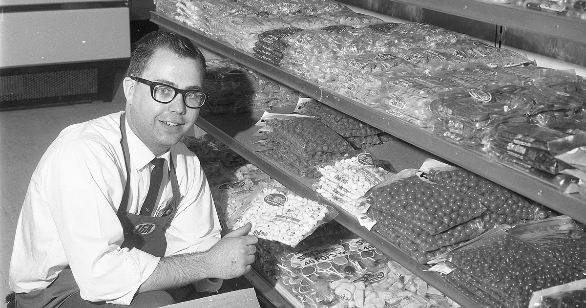 Yesterdays: Tourist industry jobs ten years ago paid about $10 an hour