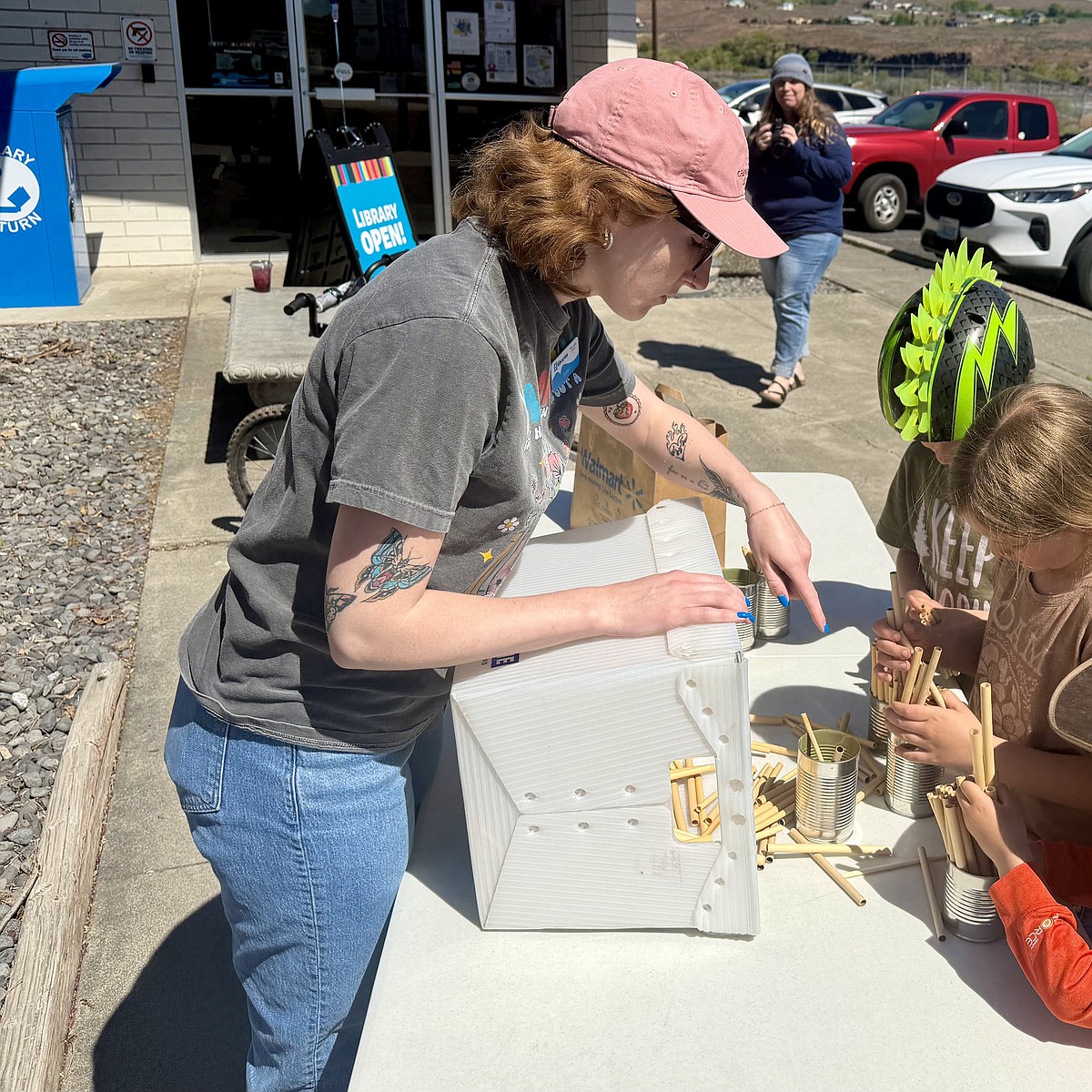 Soap Lake Library teaches young gardeners how to help native bees