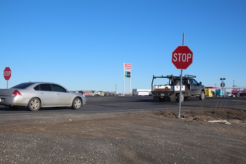West Cunningham Road will be closed at its intersection with State Route 17 beginning Monday while crews work to install a new roundabout.