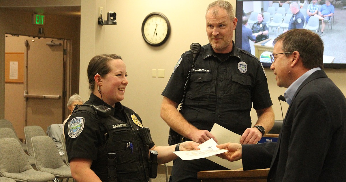 Sandpoint officers receive POST certificates