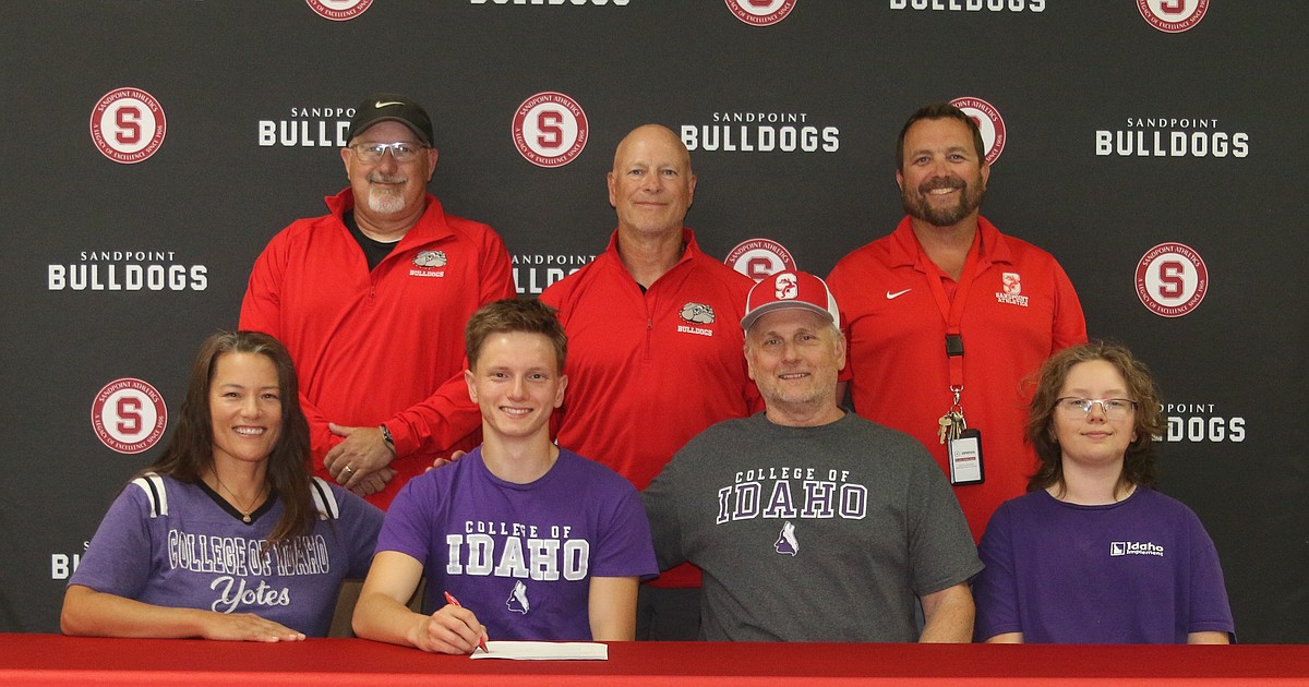 Schmit commits to College of Idaho