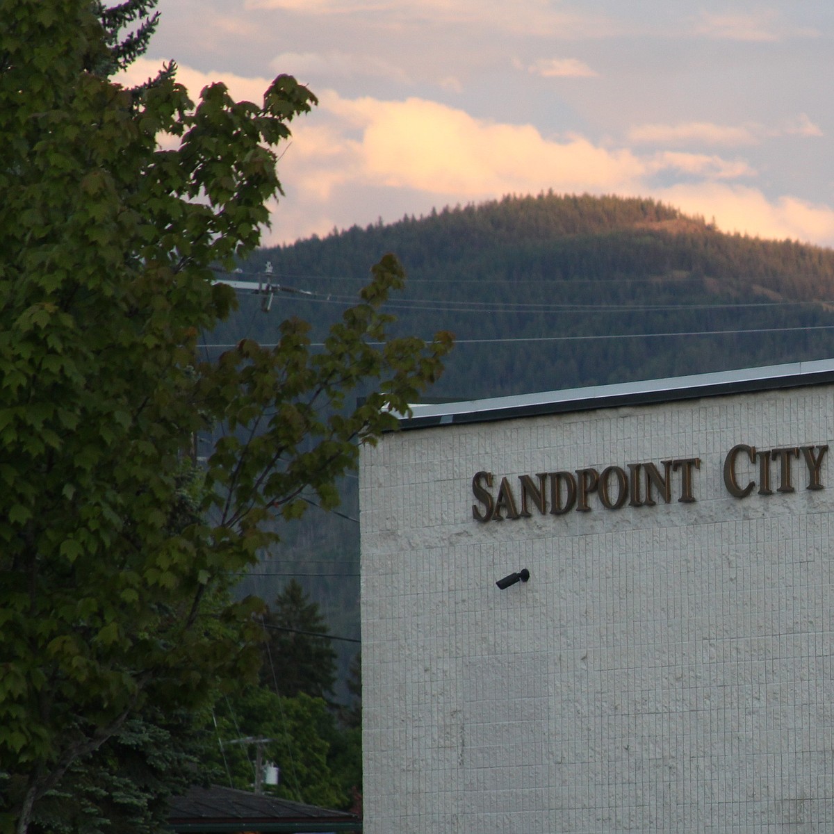 Sandpoint officials rail against, prolong adoption of STR bill | Coeur ...