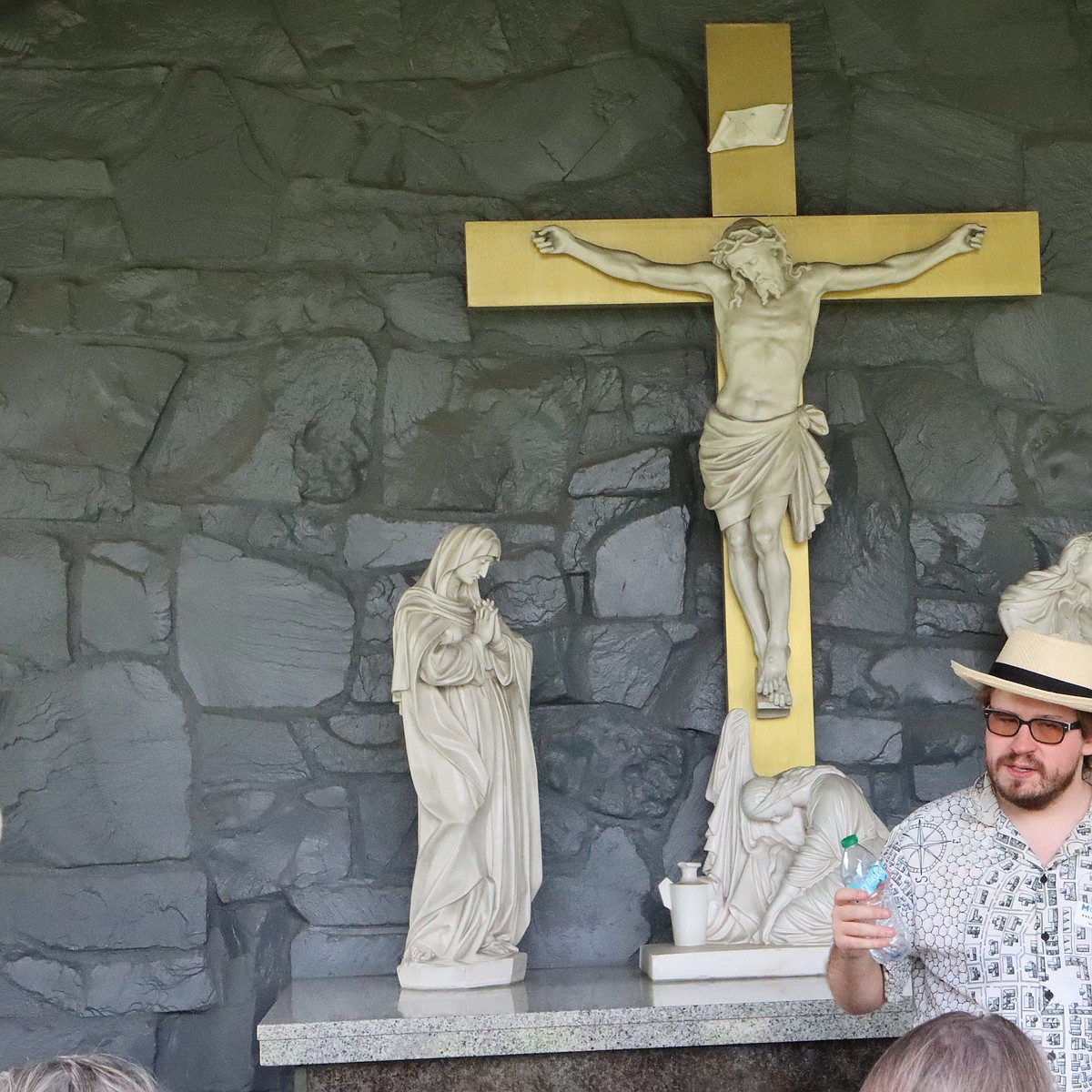 The History Of A City Moni Runs Cemetery Tour Circuit