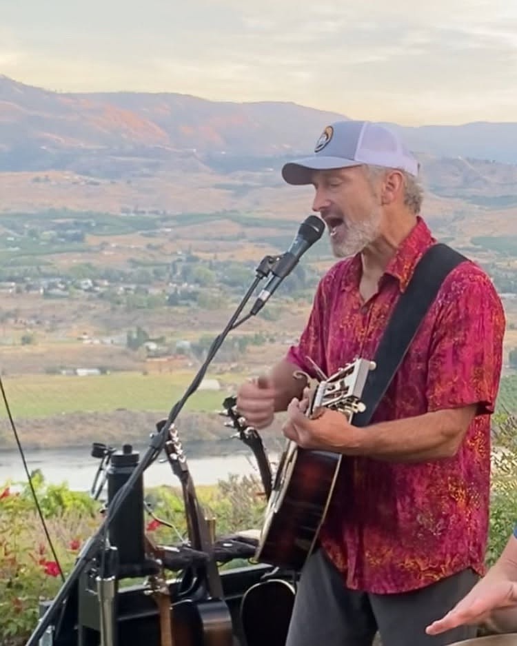 Eric Link will perform at Tower Pizza in Crescent Bar July 5.