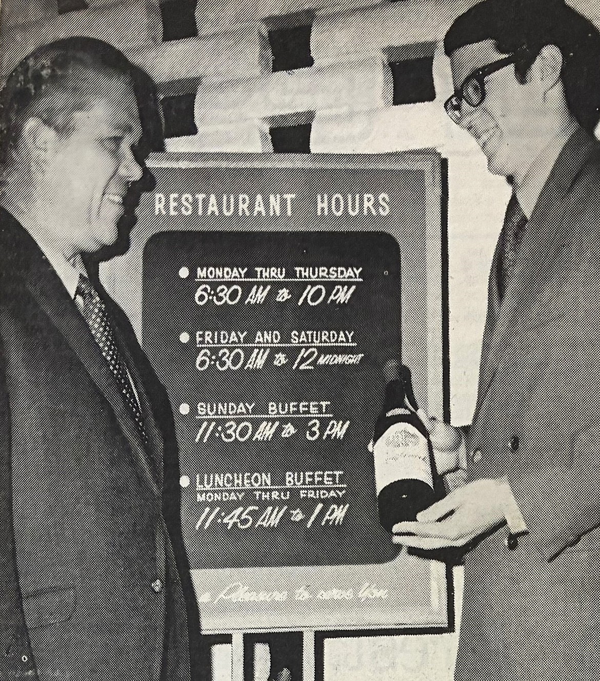 Owner Bob Templin, left, greets Jerry Jaeger as his new director of the North Shore Motor Hotel in 1971.