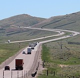 Ephrata couple helps distressed man on highway in Wyoming