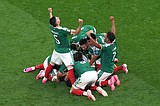 Mexico ends a 40-year knockout drought, beats Ecuador 2-0 to reach the round of 16