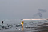 US reimposes blockade and steps up strikes as Iran threatens to halt Mideast energy exports