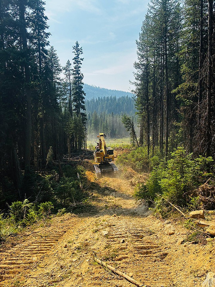 Warmer weather expected as crews battle Skillet Fire