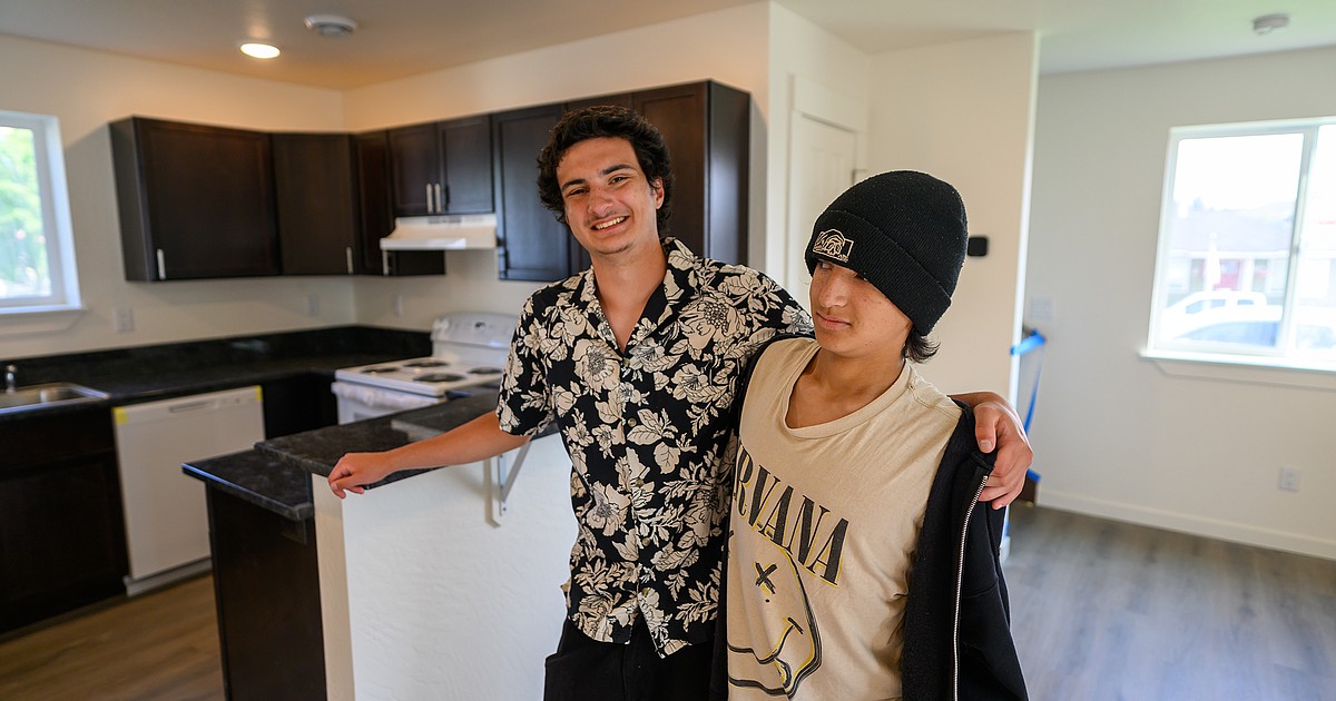 Families move into new Habitat for Humanity townhomes; applications being taken for others