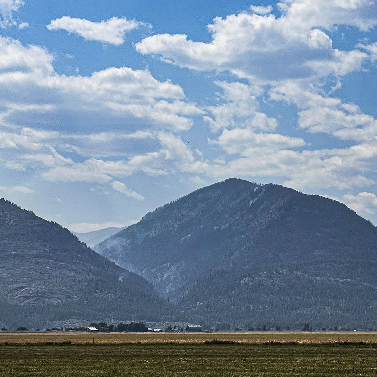 Upper Smith Fire holds at 2,305 acres
