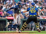Missed chances cost Mariners in series-opening loss