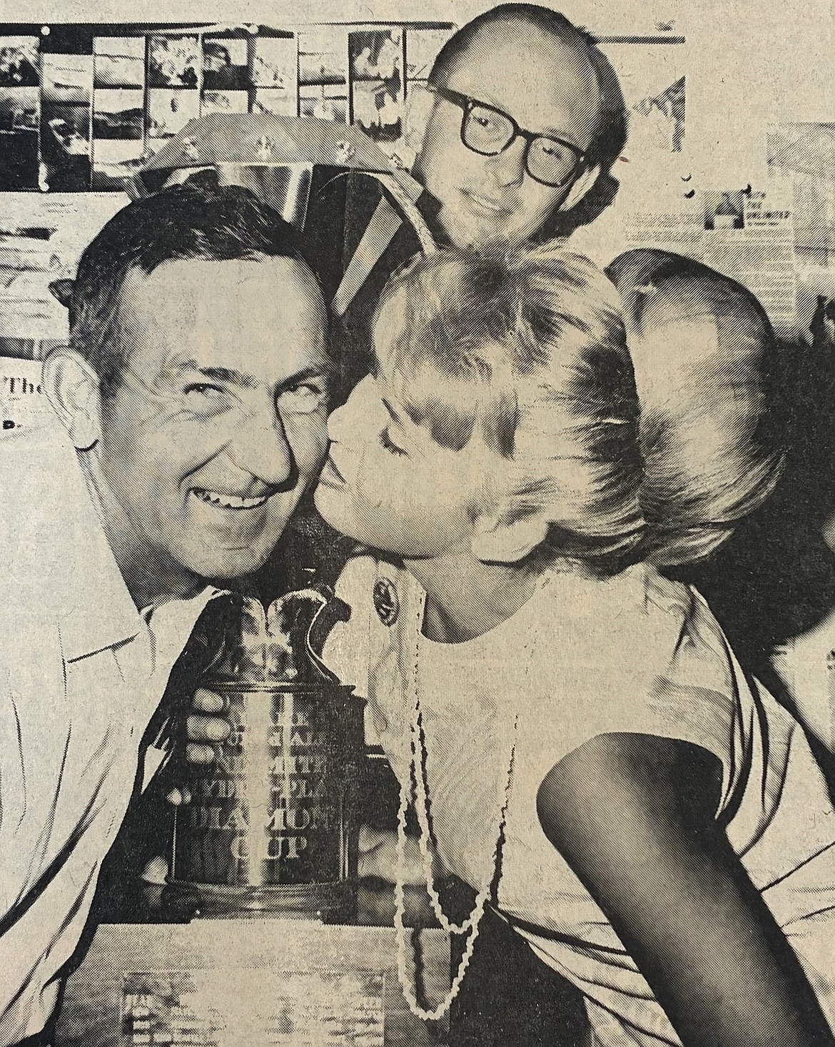 In 1966, Col. Warner Gardner was welcomed by Miss Diamond Cup Helen Holland and Commodore Tom Richards.