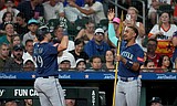 Mariners hang on for a 3-2 win over the Astros as Raleigh, Arozarena go deep
