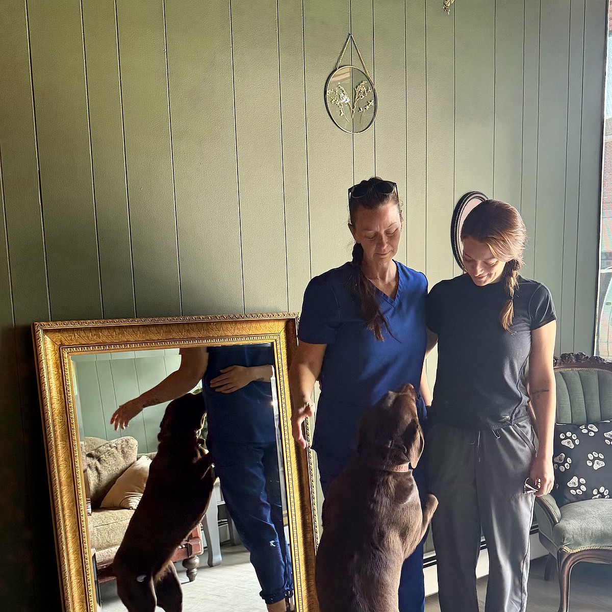 Mother-daughter team open new dog grooming business in Ephrata