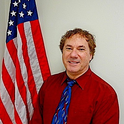 County commissioner Hammons calls it quits