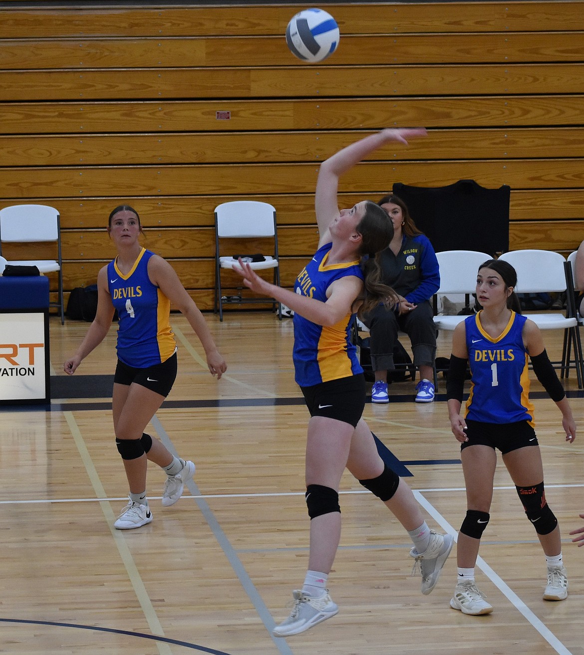 Wilson Creek’s Lila Sackmann prepares to spike the ball toward the opposing MLCA team Tuesday evening.