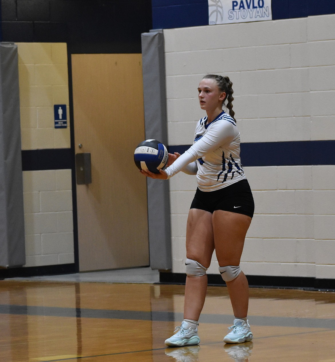 Soap Lake player Janessa Knudsen steps up to serve in Wednesday’s home game against Warden.