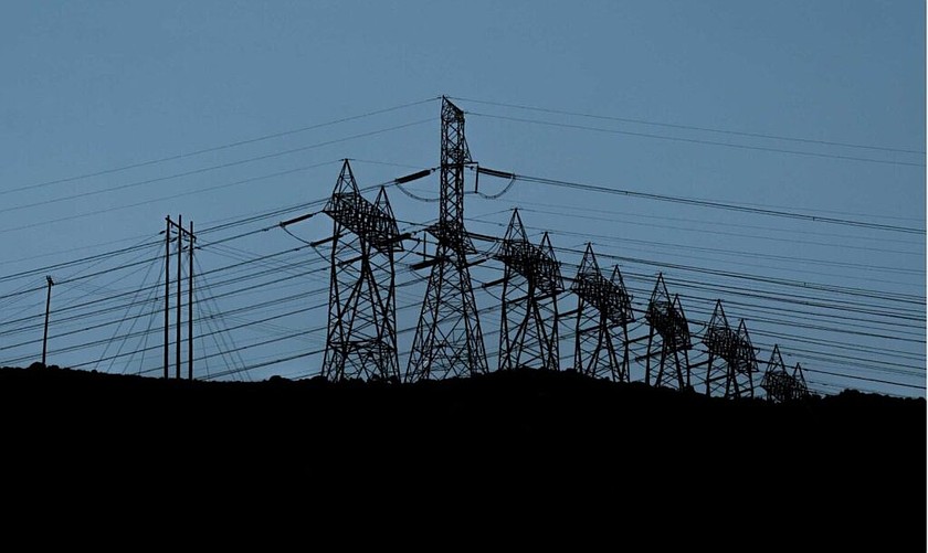 Powerlines in Hood River County above the Columbia River July 25, 2024. (Photo by Jordan Gale/Oregon Capital Chronicle)