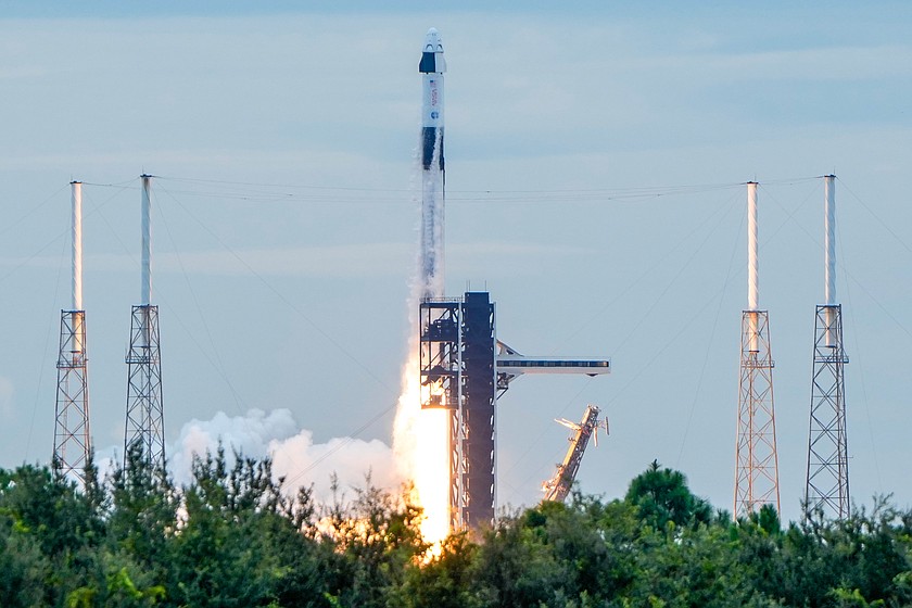 A SpaceX Falcon 9 rocket with a crew of four launches from pad 40 at the Cape Canaveral Space Force Station in Cape Canaveral, Fla., Thursday, Oct. 1, 2026. (AP Photo/John Raoux)